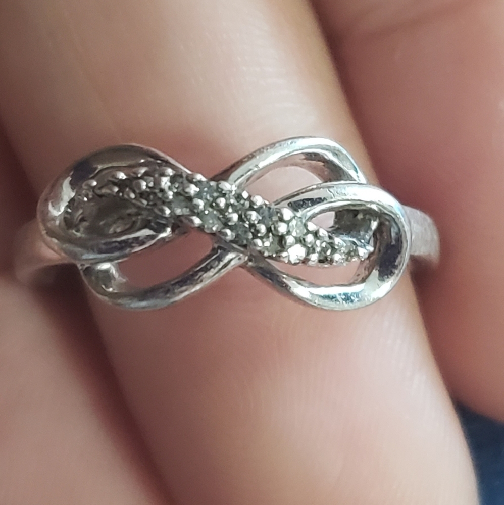 Guc Solid Sterling Silver Infinity Ring - image 1
